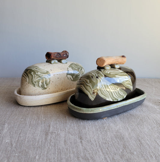 Black Clay Butter Dish with Manzanita Handle